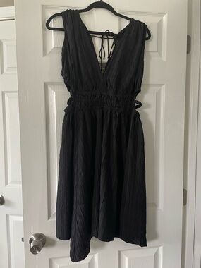 Blush Black Midi V-Neck Tie-Back Dress